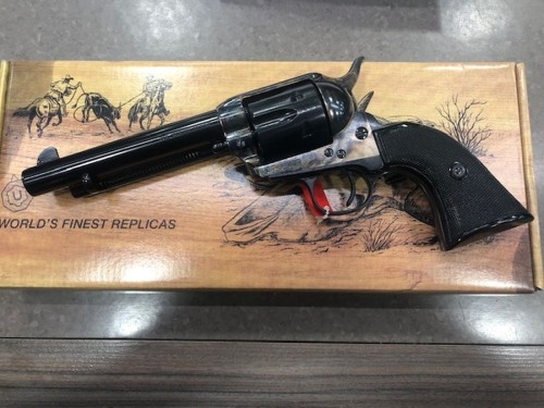 REVOLVER UBERTI CATTLEMAN 1873
