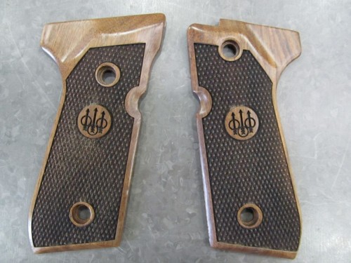 BERETTA GUANCETTE LEGNO LOGO INC