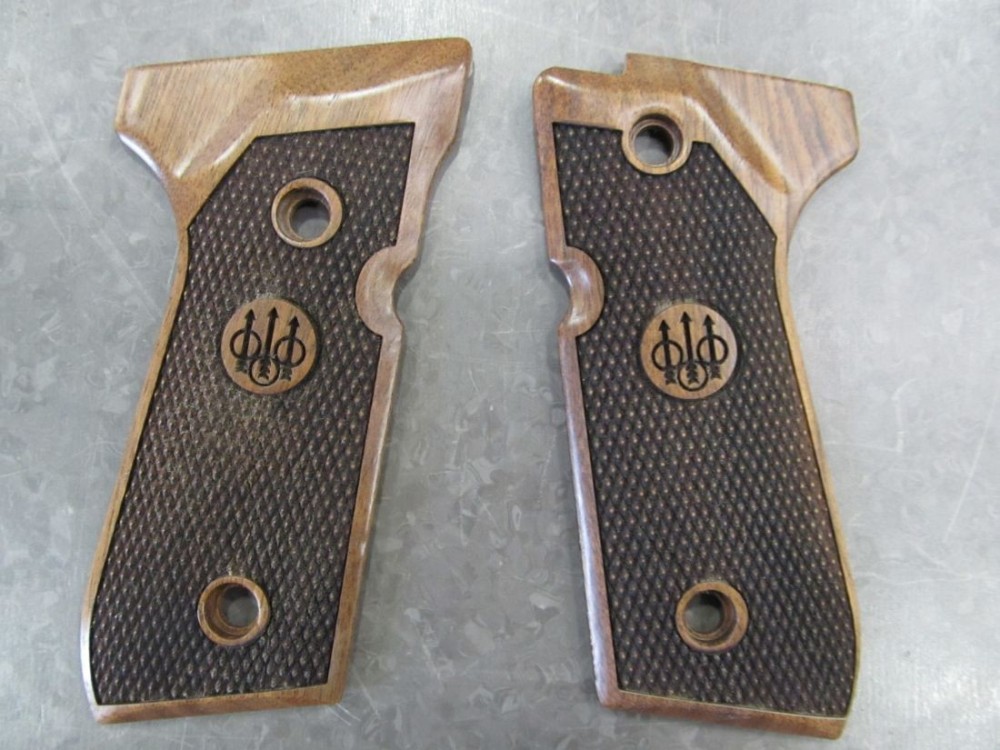 BERETTA GUANCETTE LEGNO LOGO INC