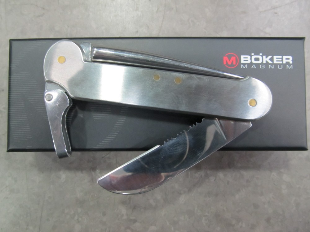 BOKER MAGNUM CATAMARAN
