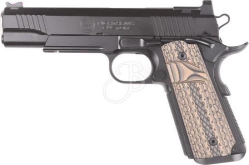 NIGHTHAWK PISTOLA