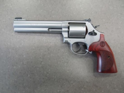 SMITH & WESSON 686  357 MAG